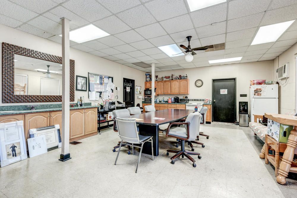 552 W Bedford Euless Rd, Hurst, TX 76053